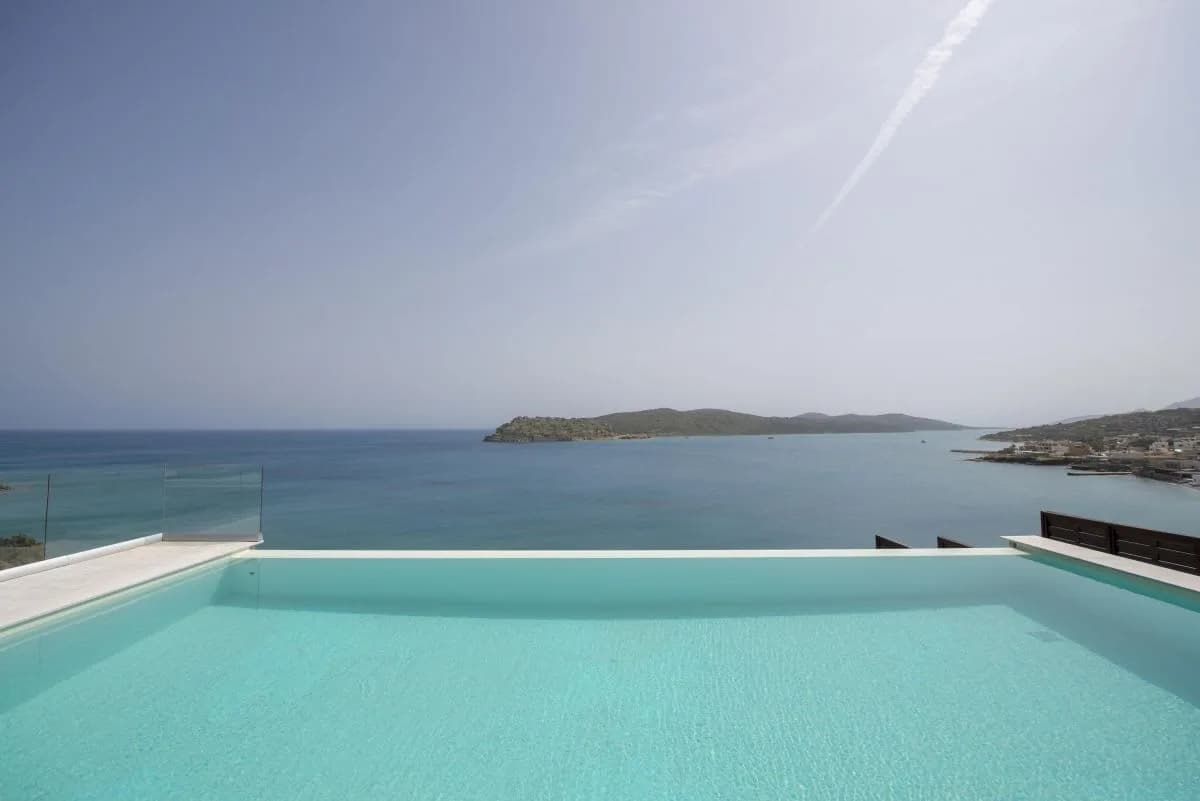 Beachfront Greek villa with private pool and stunning sea views photo 5