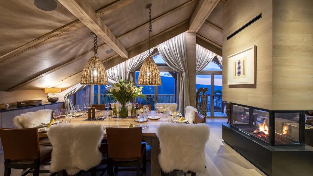 Stunning and Unique Chalet Tucked Away in an Exclusive Area photo 4