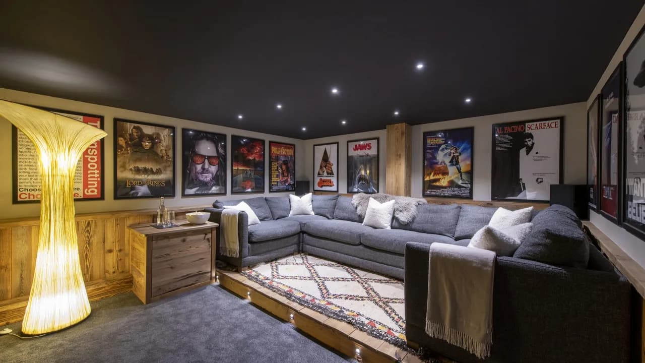 Sensational Blend of Traditional Chalet Perfectly Positioned