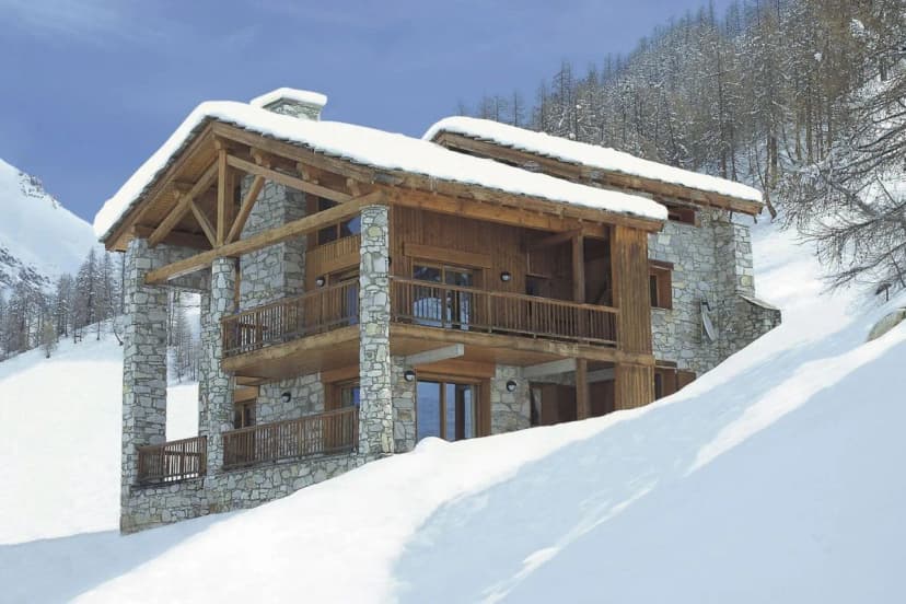 Ideally Located Beautiful Luxury Chalet