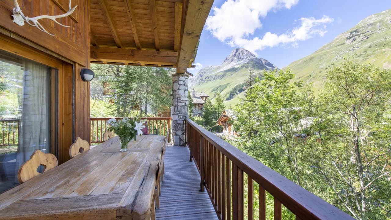 Ideally Located Beautiful Luxury Chalet photo 5