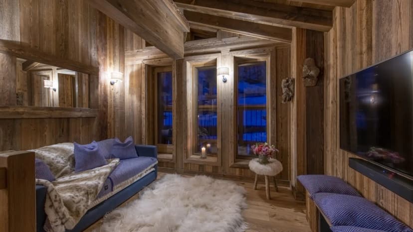 Perfectly positioned super stylish apartment