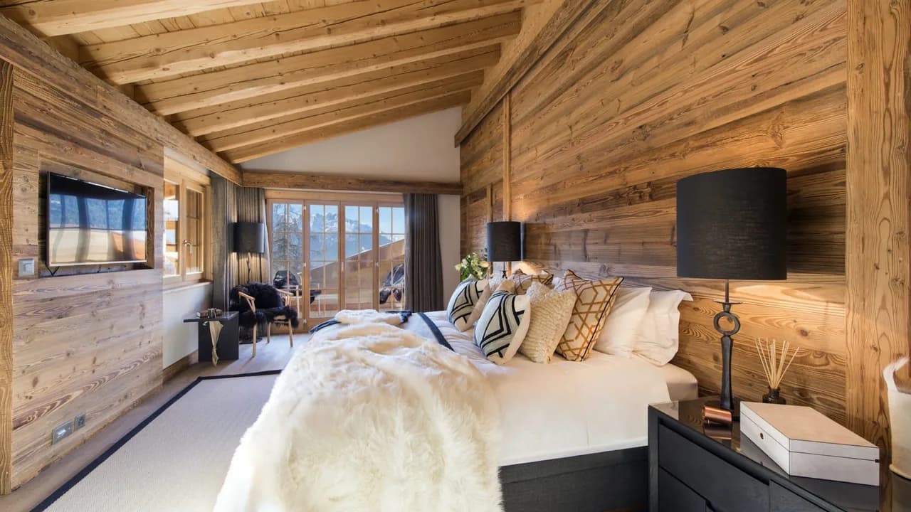 Stylish stand-alone chalet in a prime location photo 2