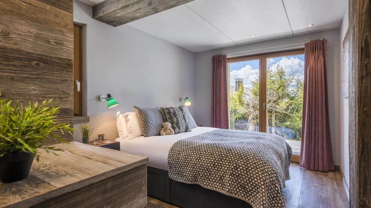 Stylishly Decorated Chalet With Calming Tones Located Close to the Slopes photo 2