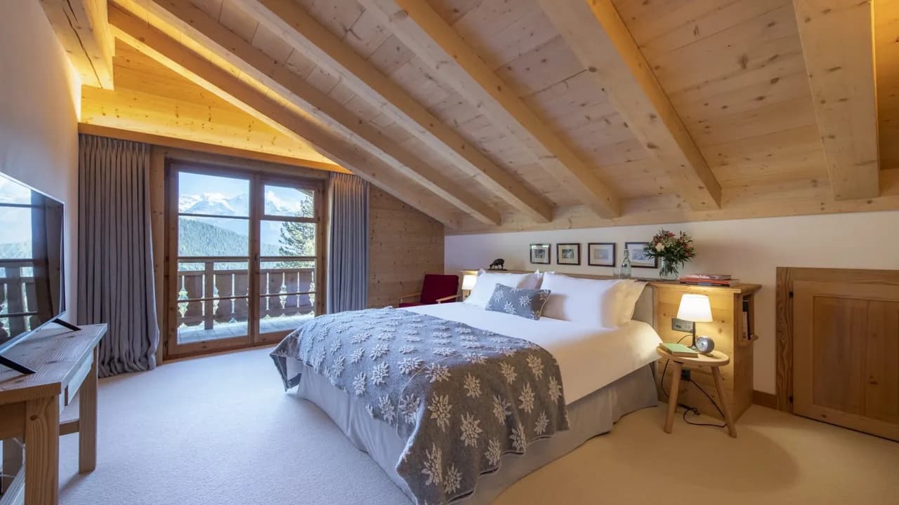 Chic Family Ski Chalet with Mountain Views photo 5