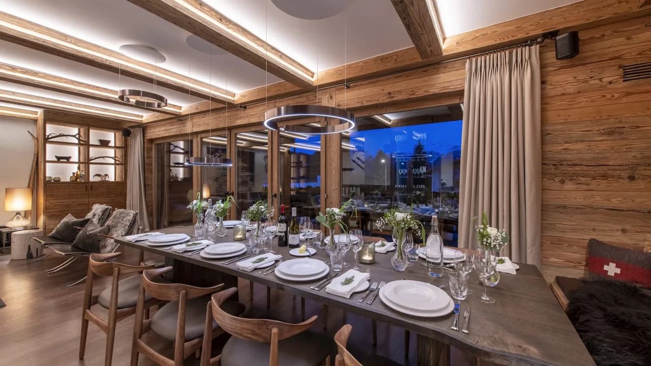 Cozy Stylishly Appointed Apartment in an Exclusive Complex photo 3