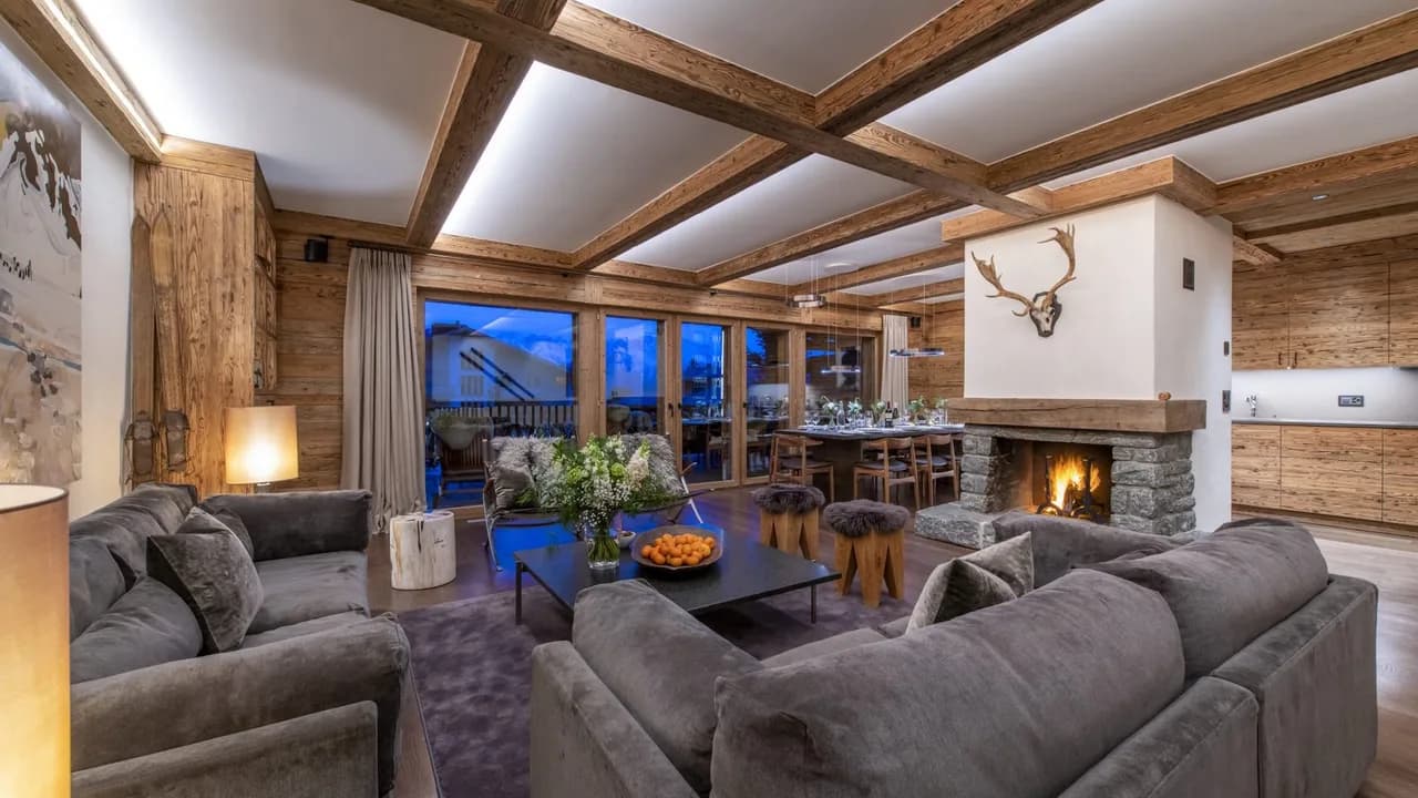 Cozy Stylishly Appointed Apartment in an Exclusive Complex photo 4