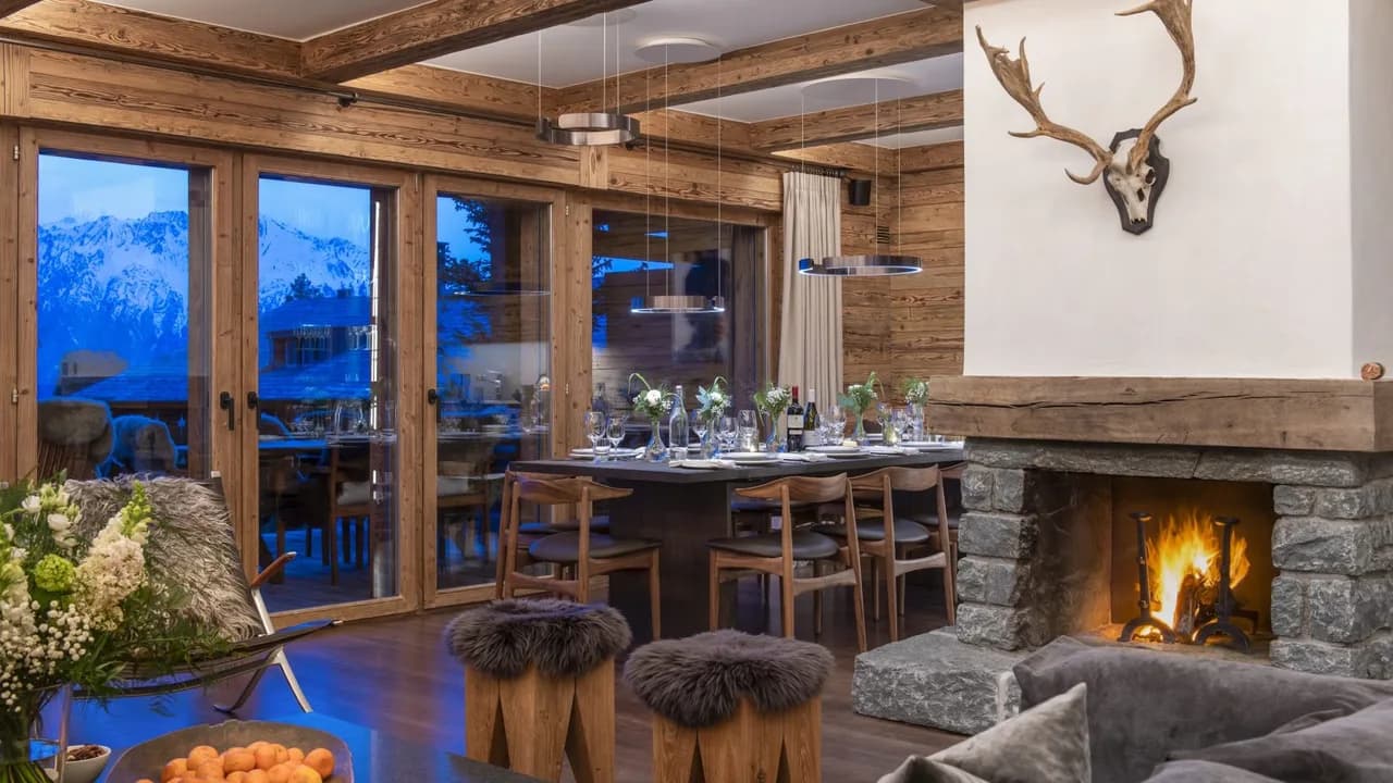 Cozy Stylishly Appointed Apartment in an Exclusive Complex photo 5