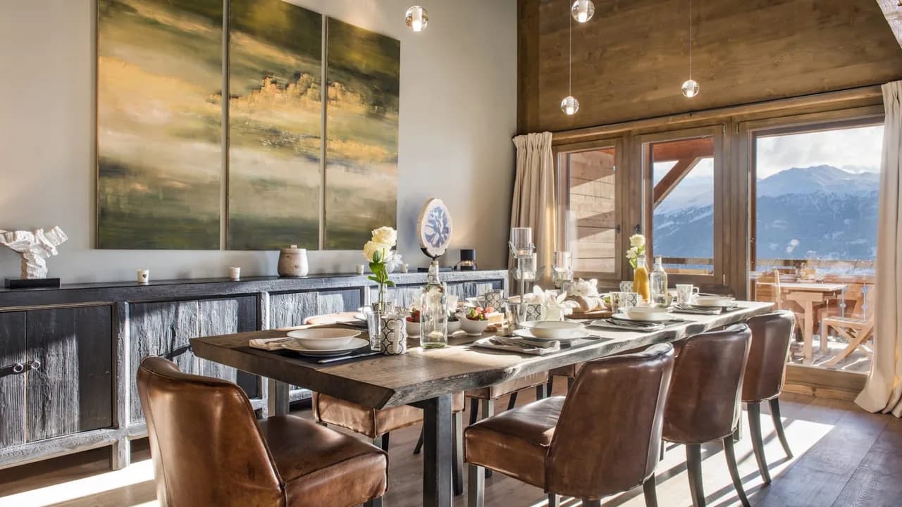 Conveniently Located Bright and Spacious Chalet photo 3