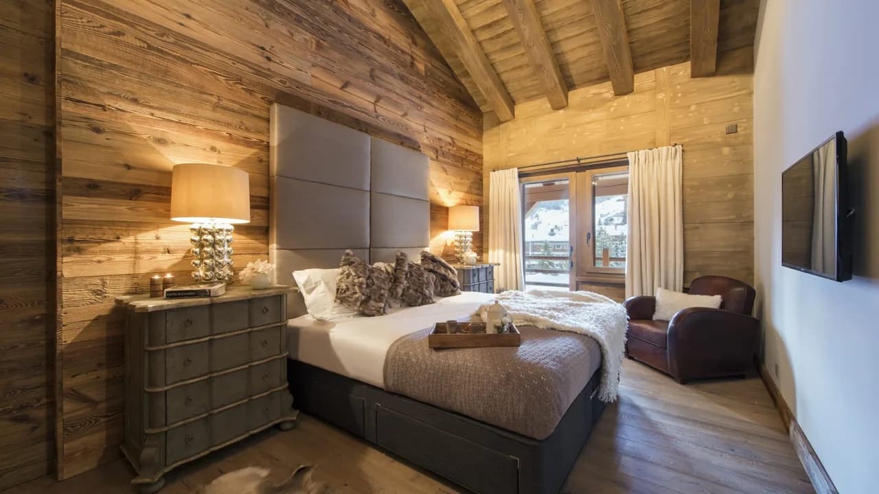 Conveniently Located Bright and Spacious Chalet photo 4