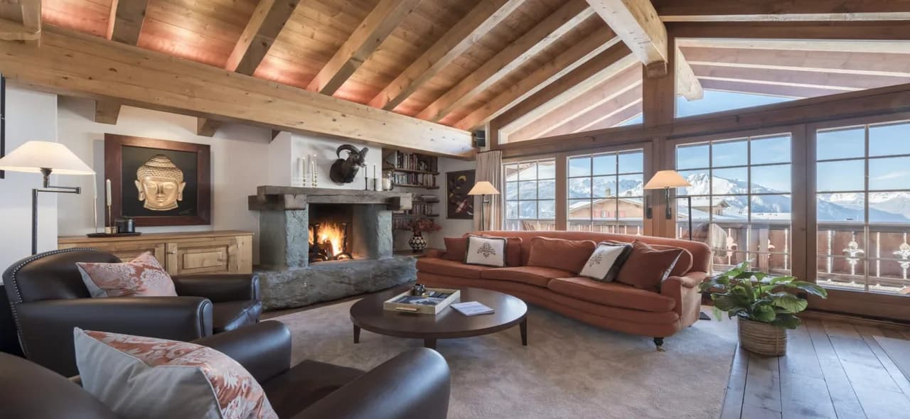 Wonderful alpine-inspired interior apartment with jaw dropping views photo 2