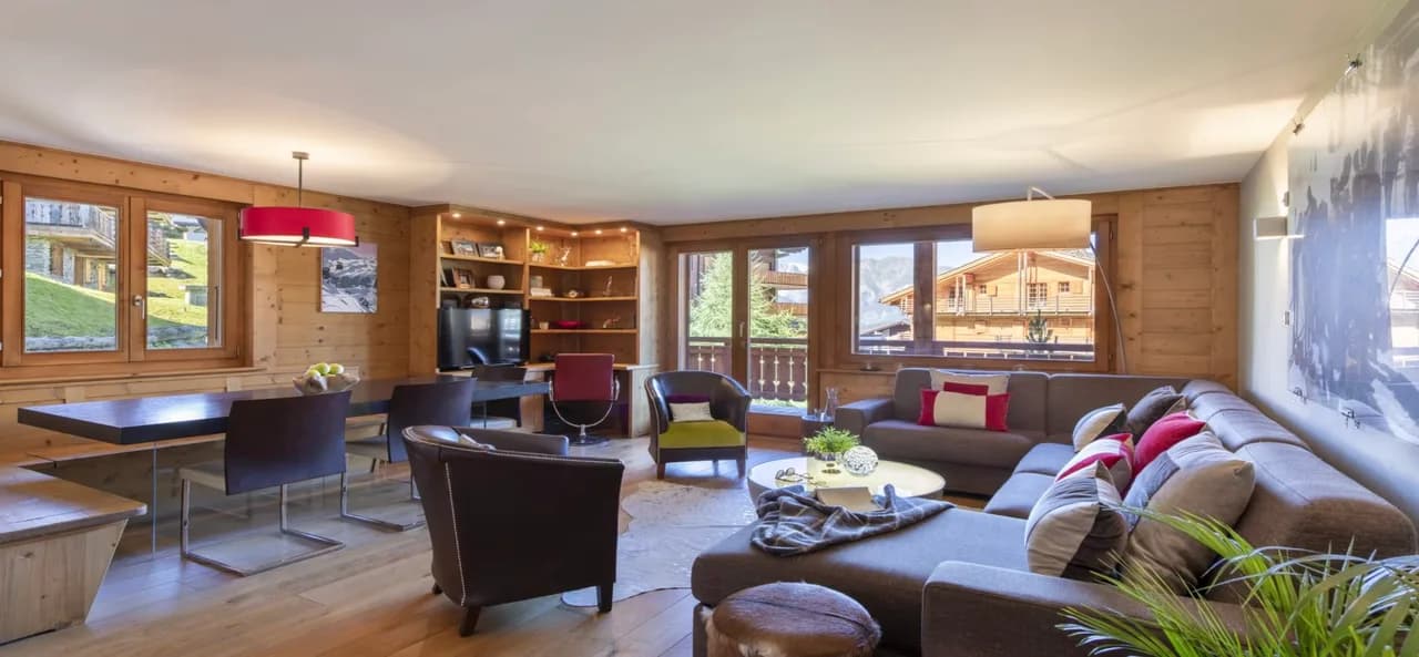 Comfortable apartment with tasteful modern furnishings photo 2