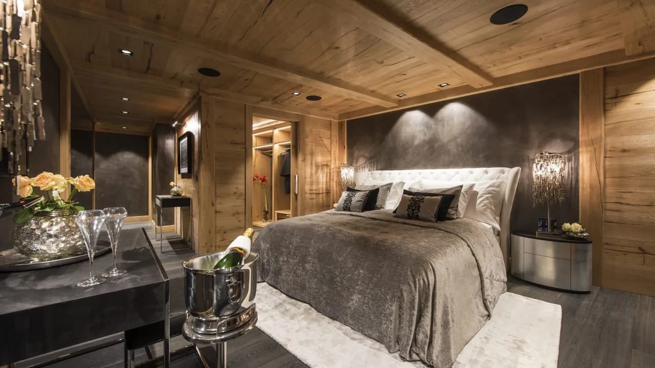 Impressive chalet located in a famous alpine village photo 3