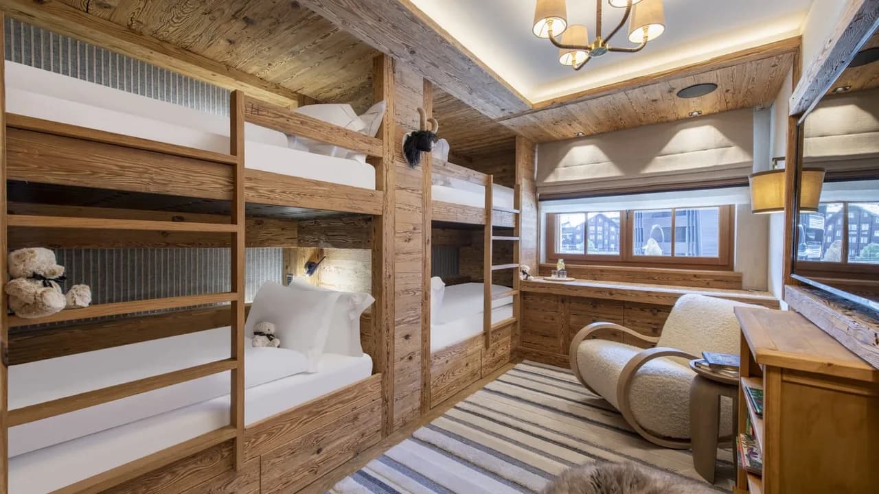 Exquisite Chalet Located at the Very Heart of the Village photo 5