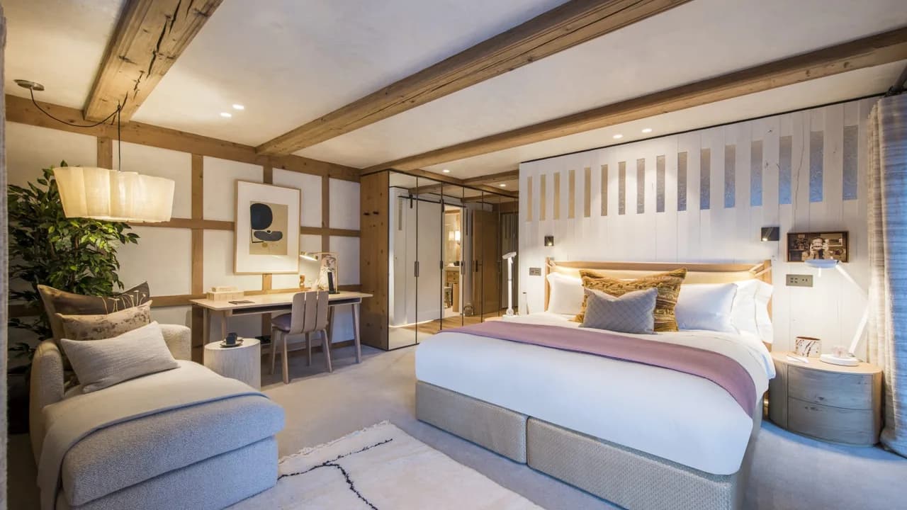 Impressive chalet with understated elegance and attention to detail photo 4
