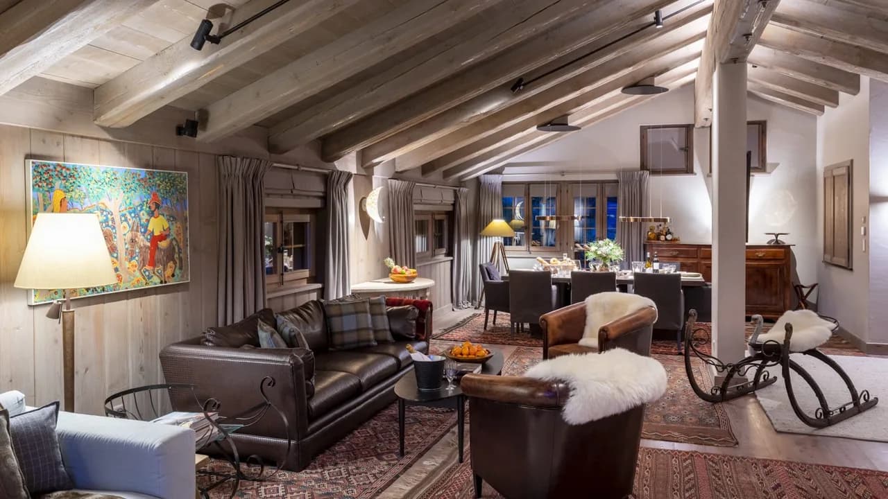 Charming Apartment in One of the Most Desirable Neighborhoods photo 3