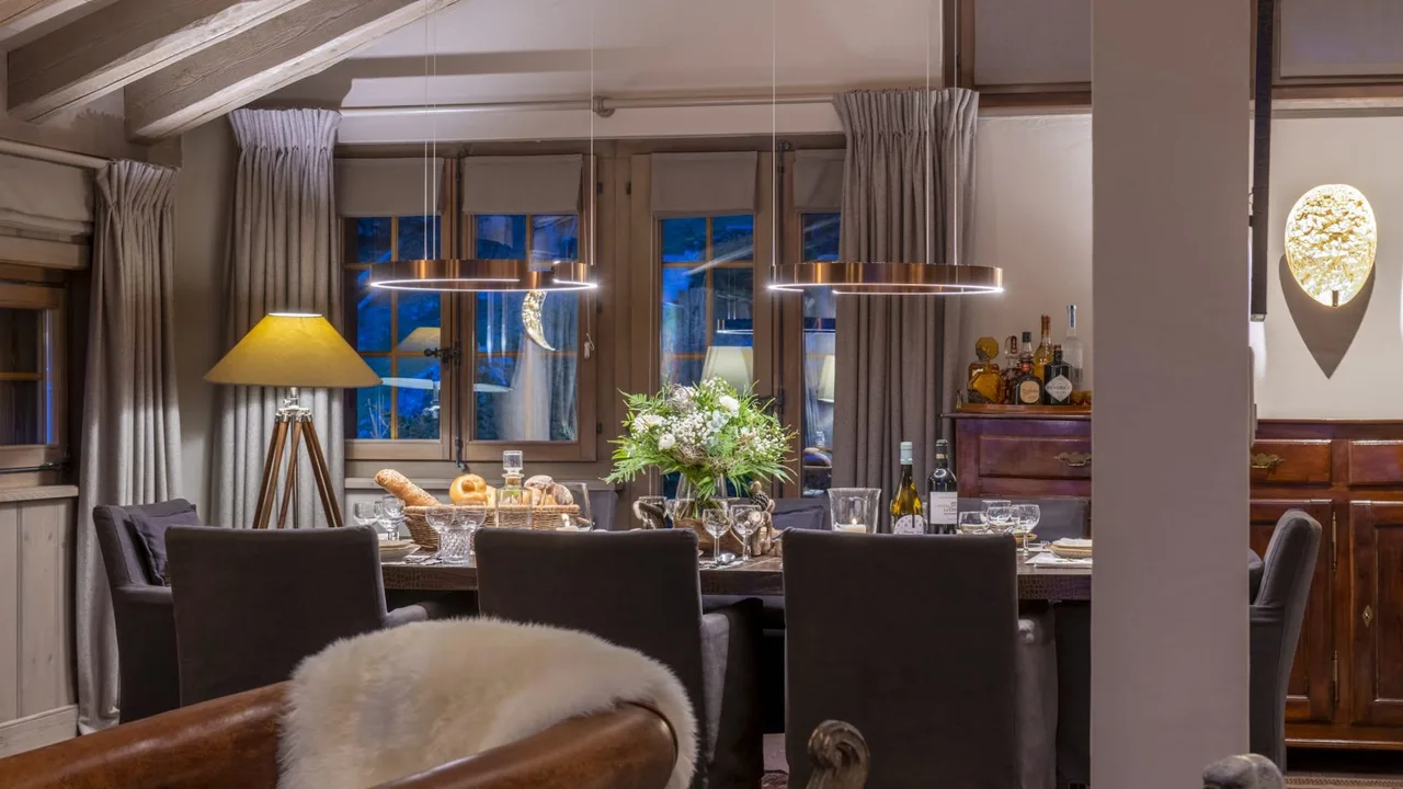 Charming Apartment in One of the Most Desirable Neighborhoods photo 5