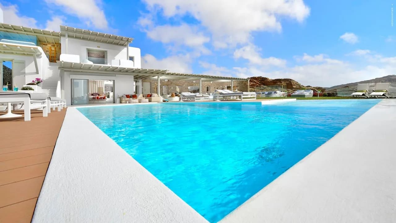 Stunning Villa On Isolated Hill With Great Views