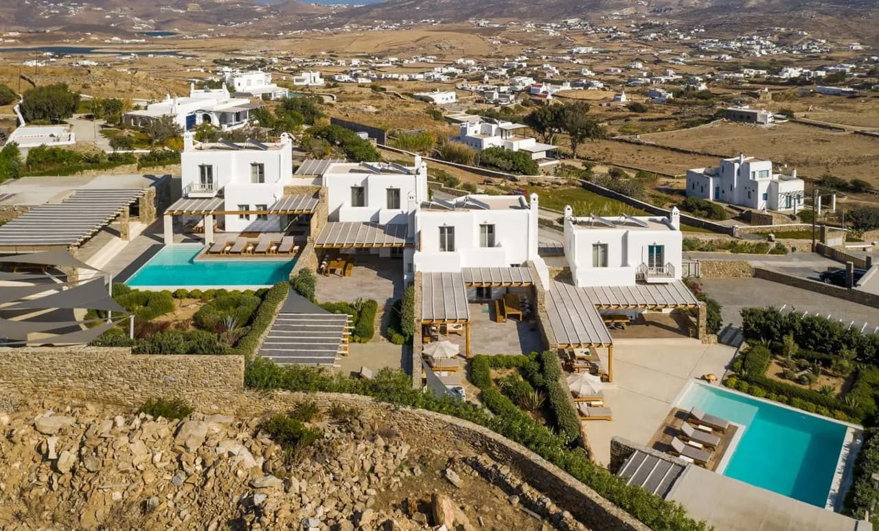 Stunning Mykonos Villa Perfect For Big Groups