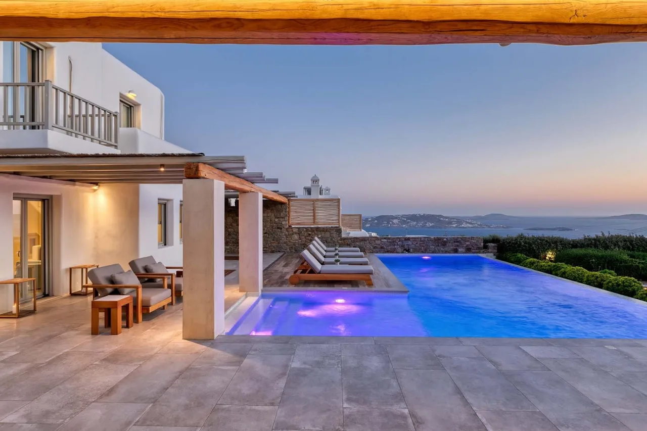 Stunning Mykonos Villa Perfect For Big Groups photo 2