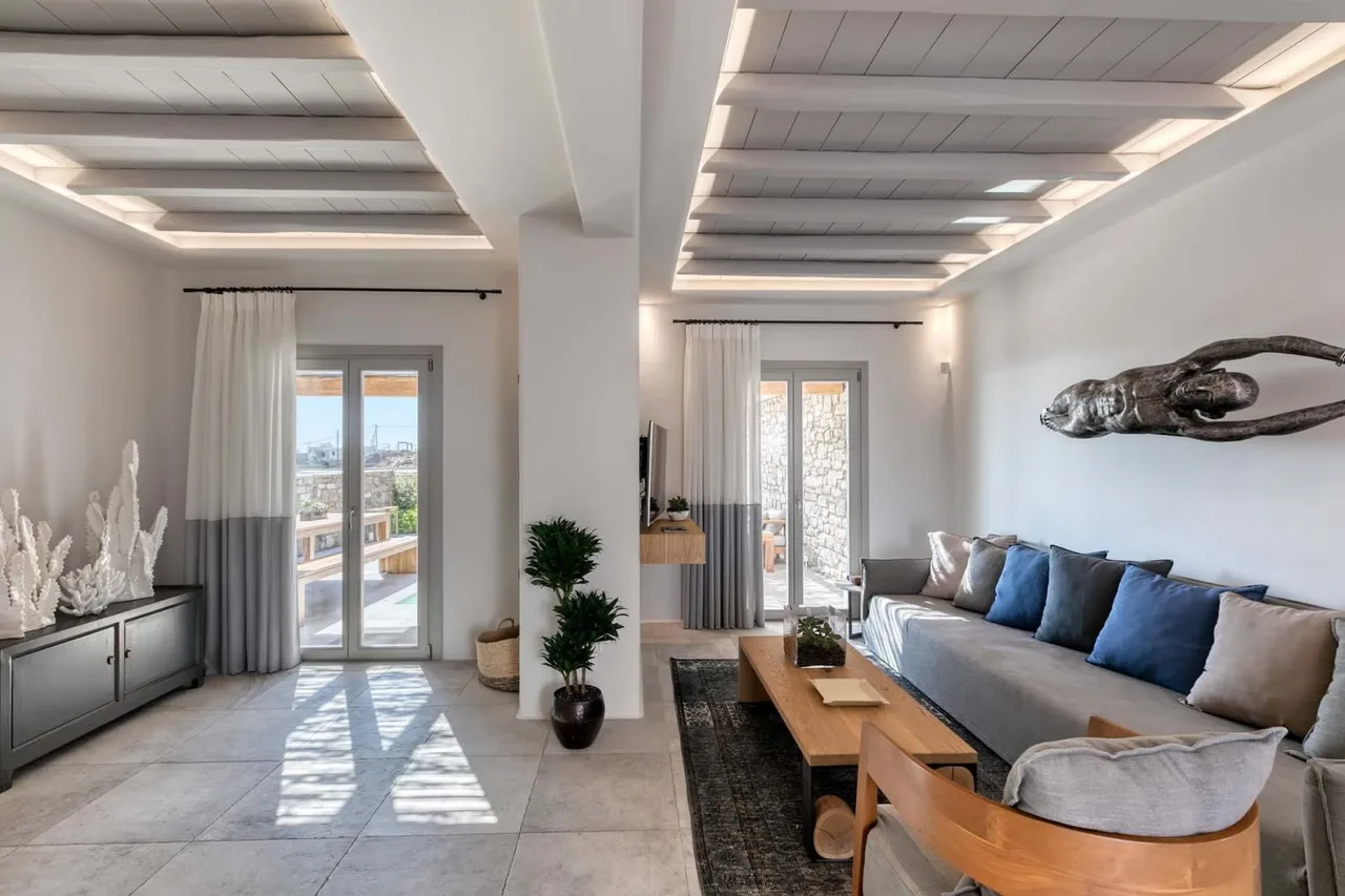 Stunning Mykonos Villa Perfect For Big Groups photo 3