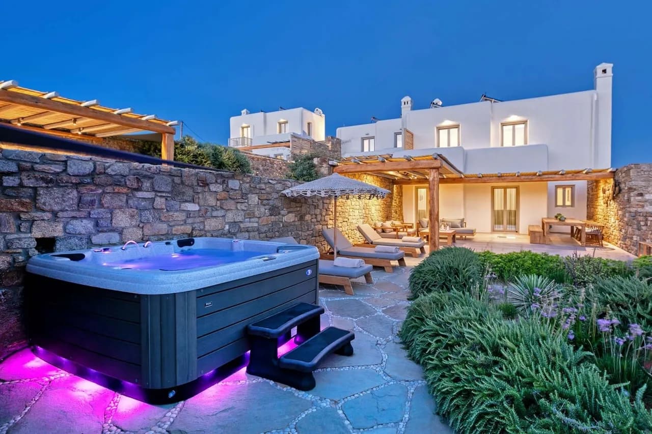 Stunning Mykonos Villa Perfect For Big Groups photo 5