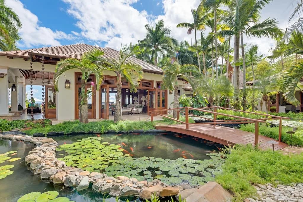 Spacious Eight-Bedroom Villa in La Romana