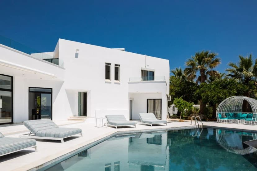 LUXURIOUS CRETAN RESIDENCE WITH BREATHTAKING SEA VIEWS