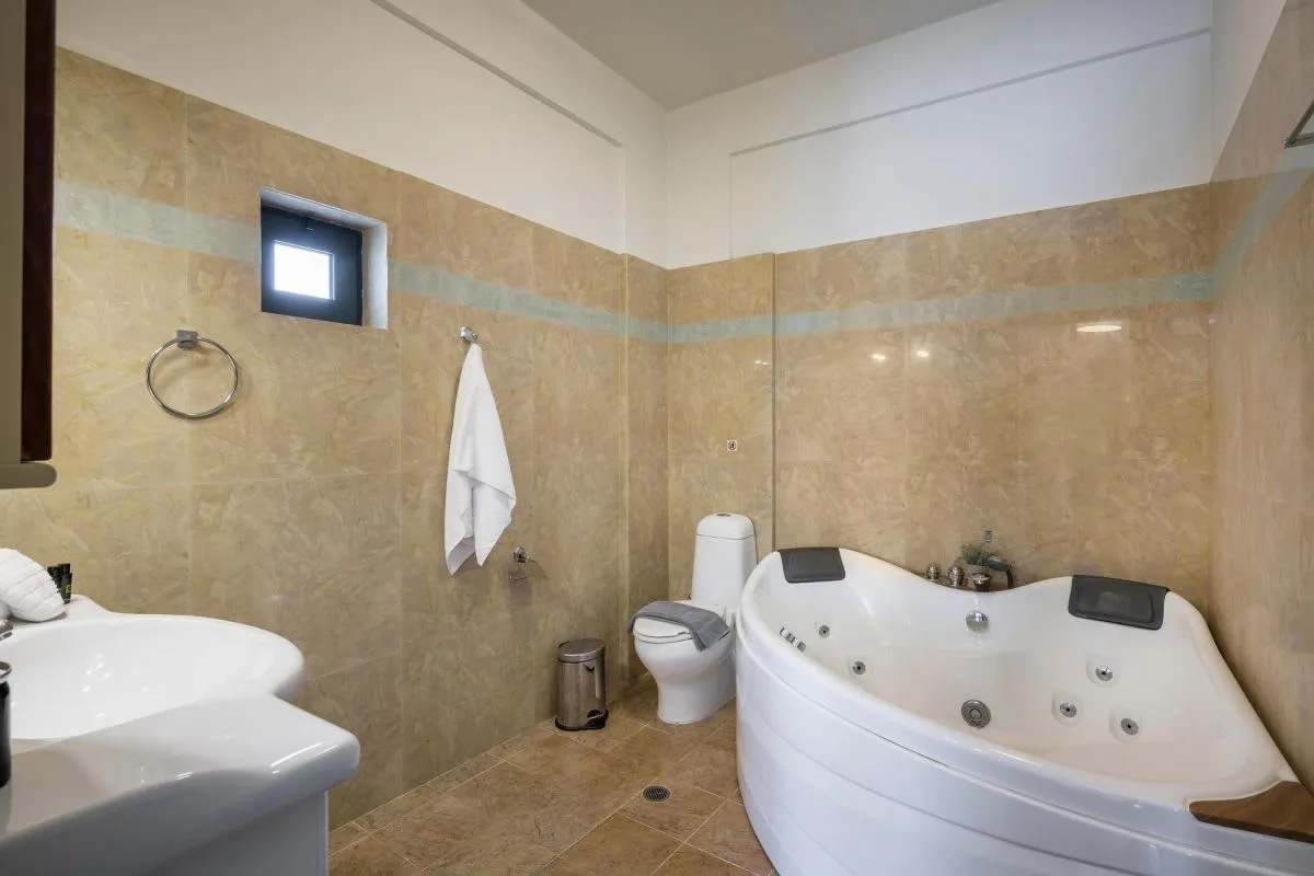 SEAFRONT POSH VILLA WITH PRIVATE POOL photo 4