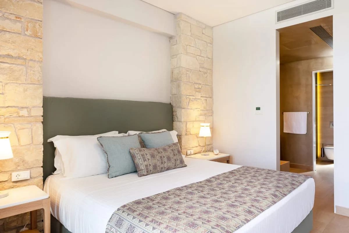 LUXURIOUS VILLA WITH CONTEMPORARY DESIGNS AND PRIVATE POOL photo 3