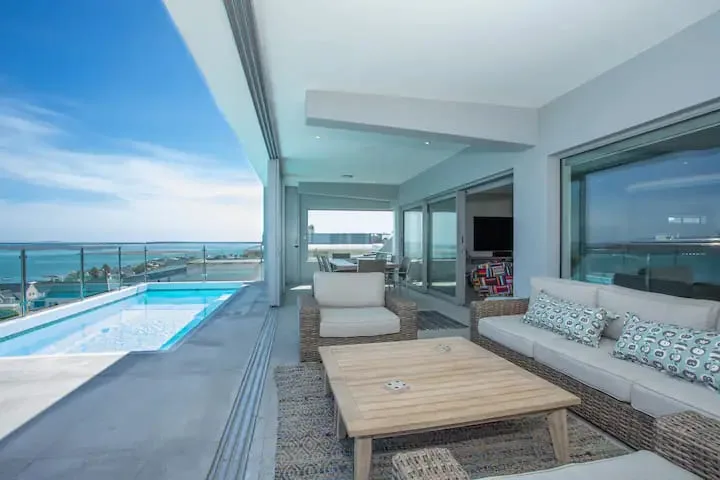Stunning Luxurious Villa With Picturesque Views photo 4