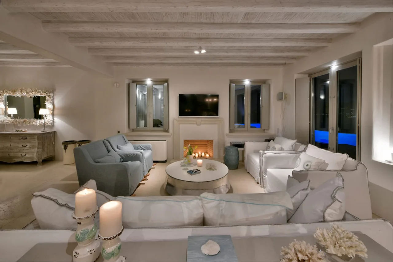 Intriguing panorama villa with stylish finish photo 3