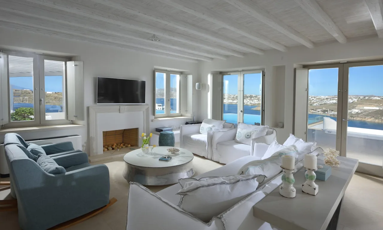 Intriguing panorama villa with stylish finish photo 5