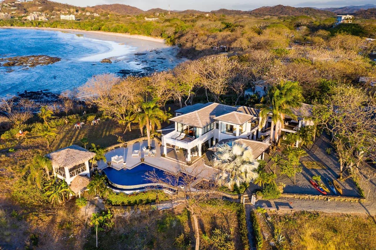 Unique Villa Located on the Most Desirable Beachfront Point photo 4