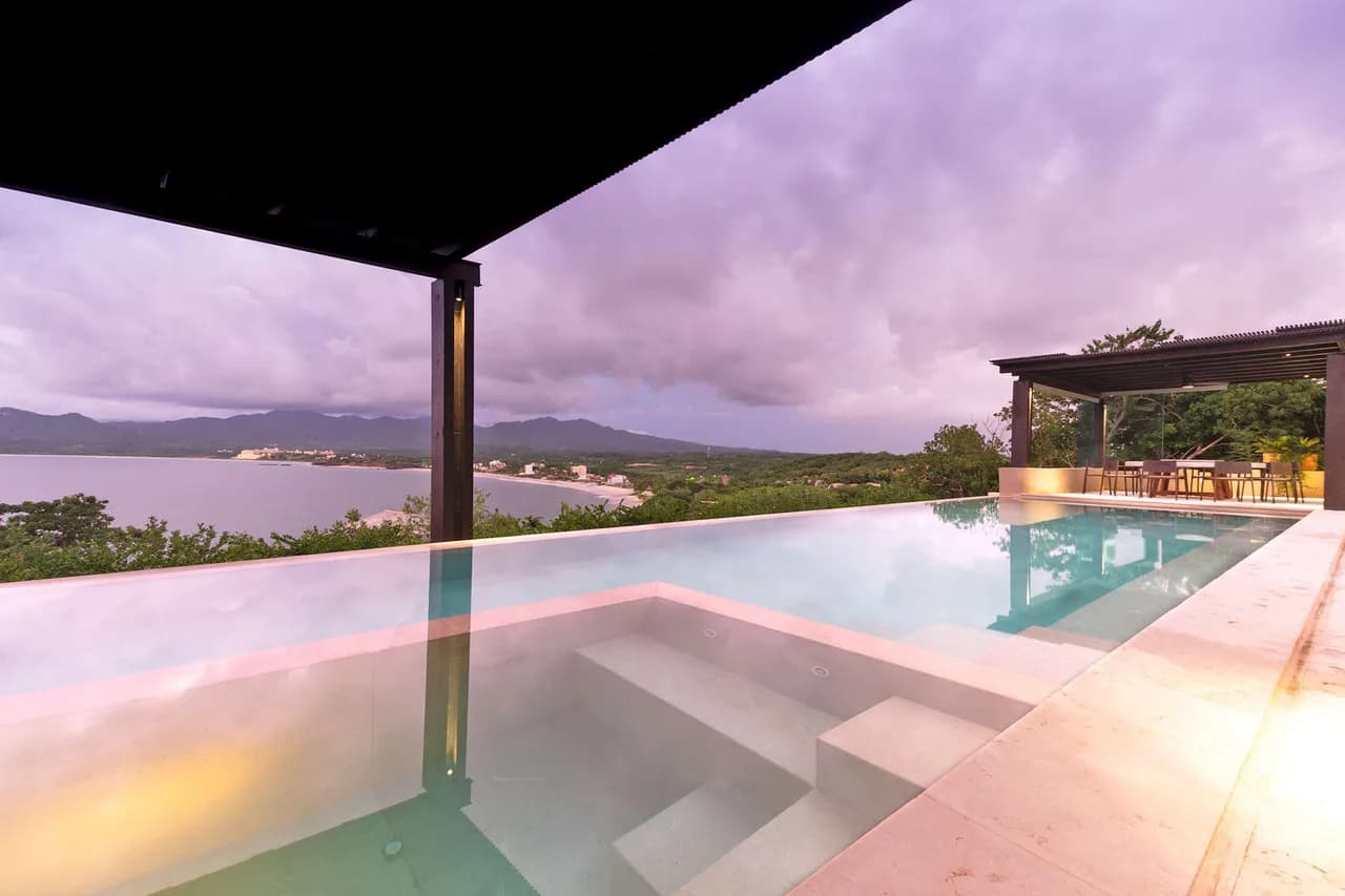 Magnificent Villa With Spectacular Ocean Views photo 3