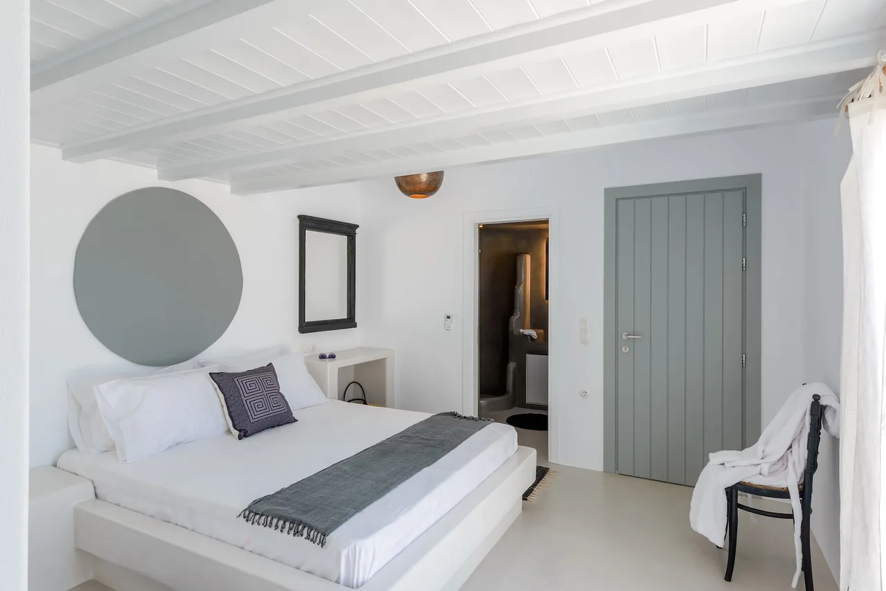 Wonderful villa overlooking the most beautiful beaches of Naxos photo 4