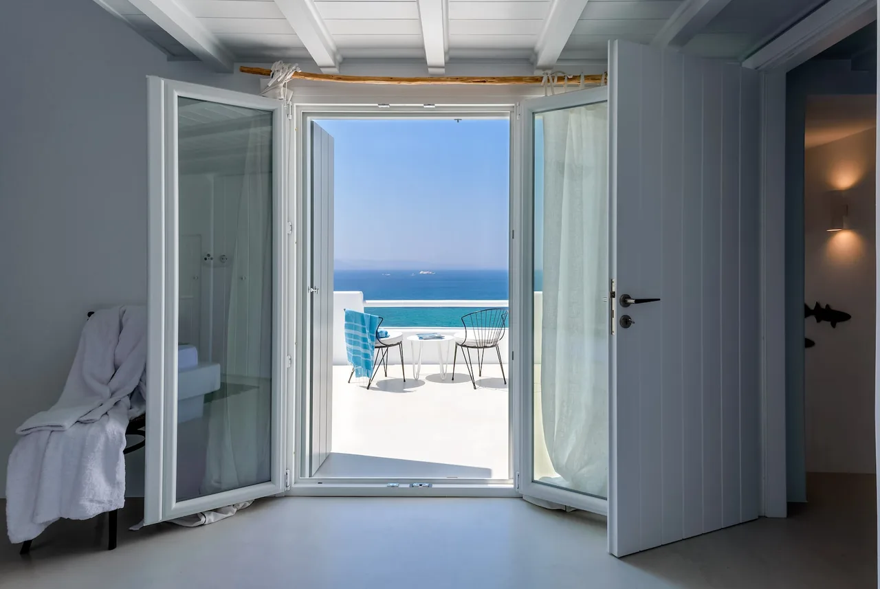 Wonderful villa overlooking the most beautiful beaches of Naxos photo 5
