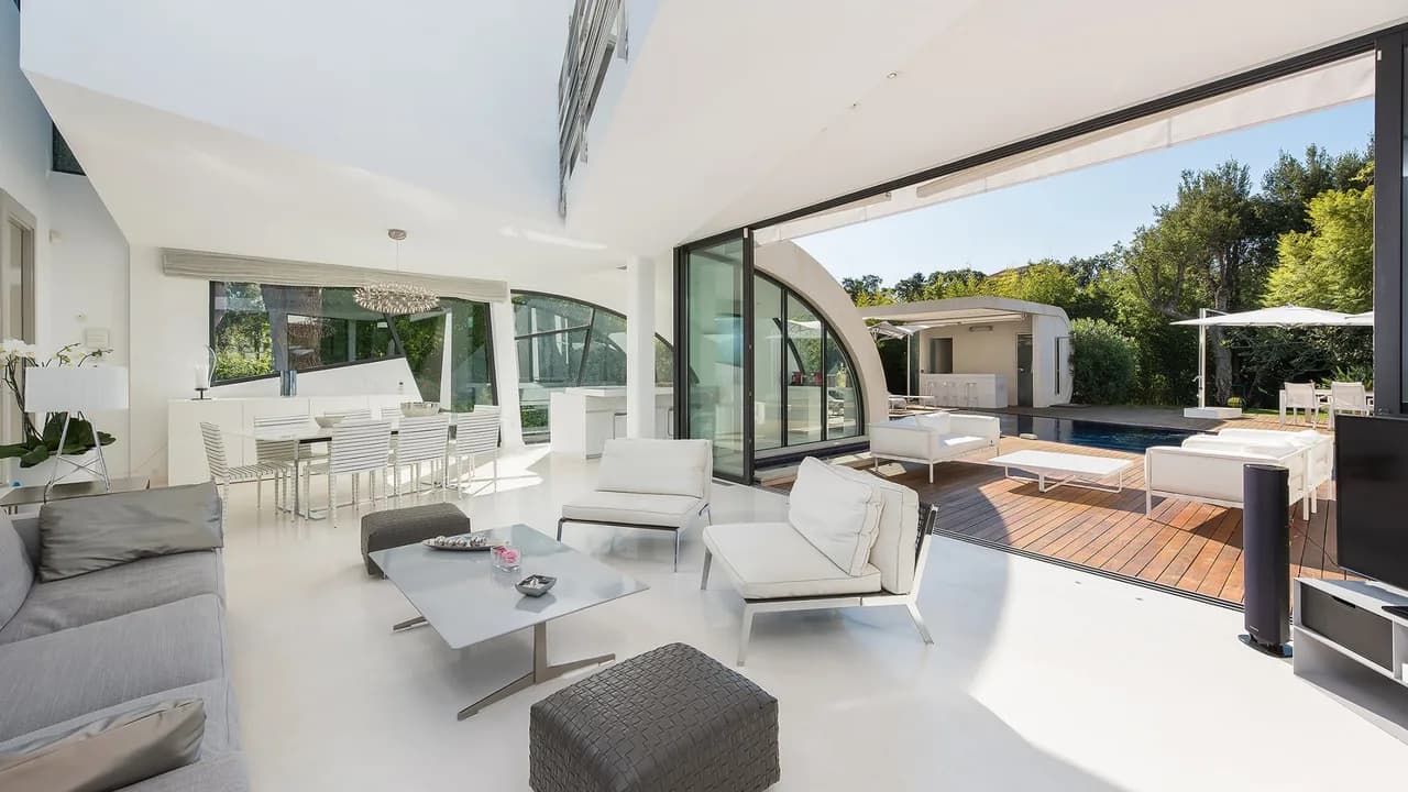 Exceptional Contemporary Villa in Ramatuelle photo 2