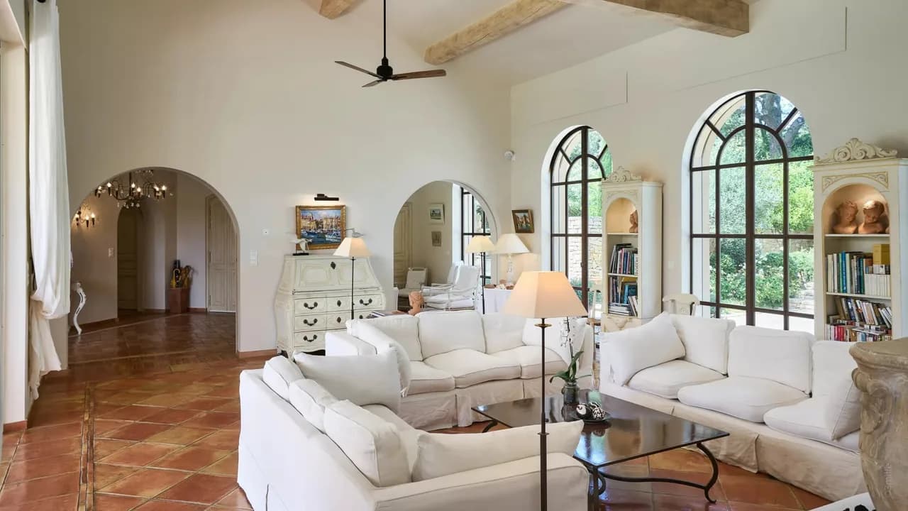 Magnificent Villa in the Heart of the Parks of St Tropez photo 2