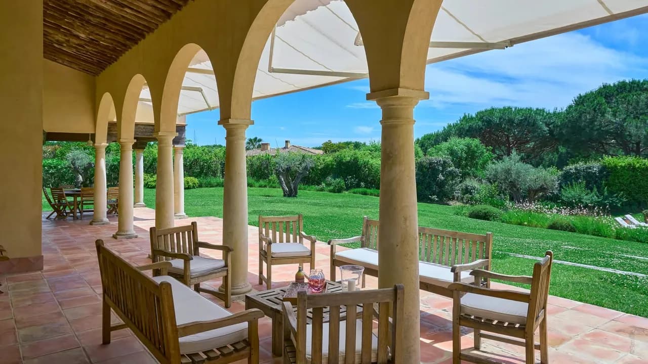 Magnificent Villa in the Heart of the Parks of St Tropez photo 4