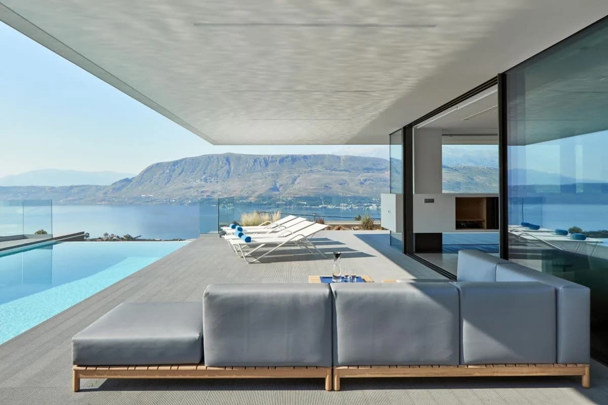 PRIME LUXURY VILLA WITH MAJESTIC VIEWS OF THE SOUDA BAY photo 4