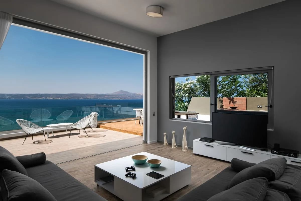 GLAMOROUS VACATION VILLA WITH SPECTACULAR VIEWS photo 2