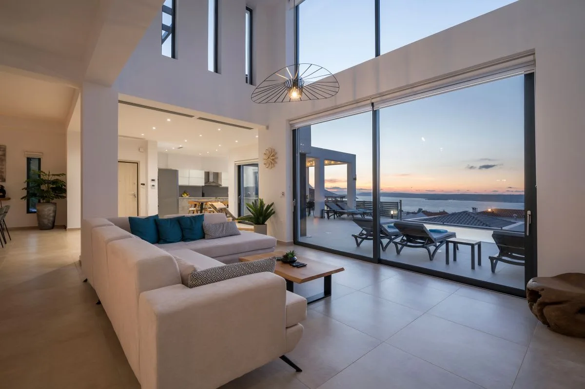 IDYLLIC VACATION VILLA WITH MODERN DESIGN photo 2