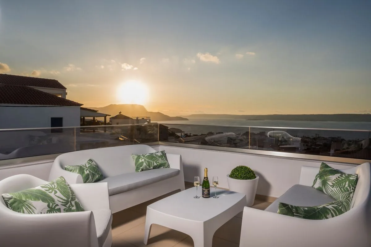 IDYLLIC VACATION VILLA WITH MODERN DESIGN photo 4