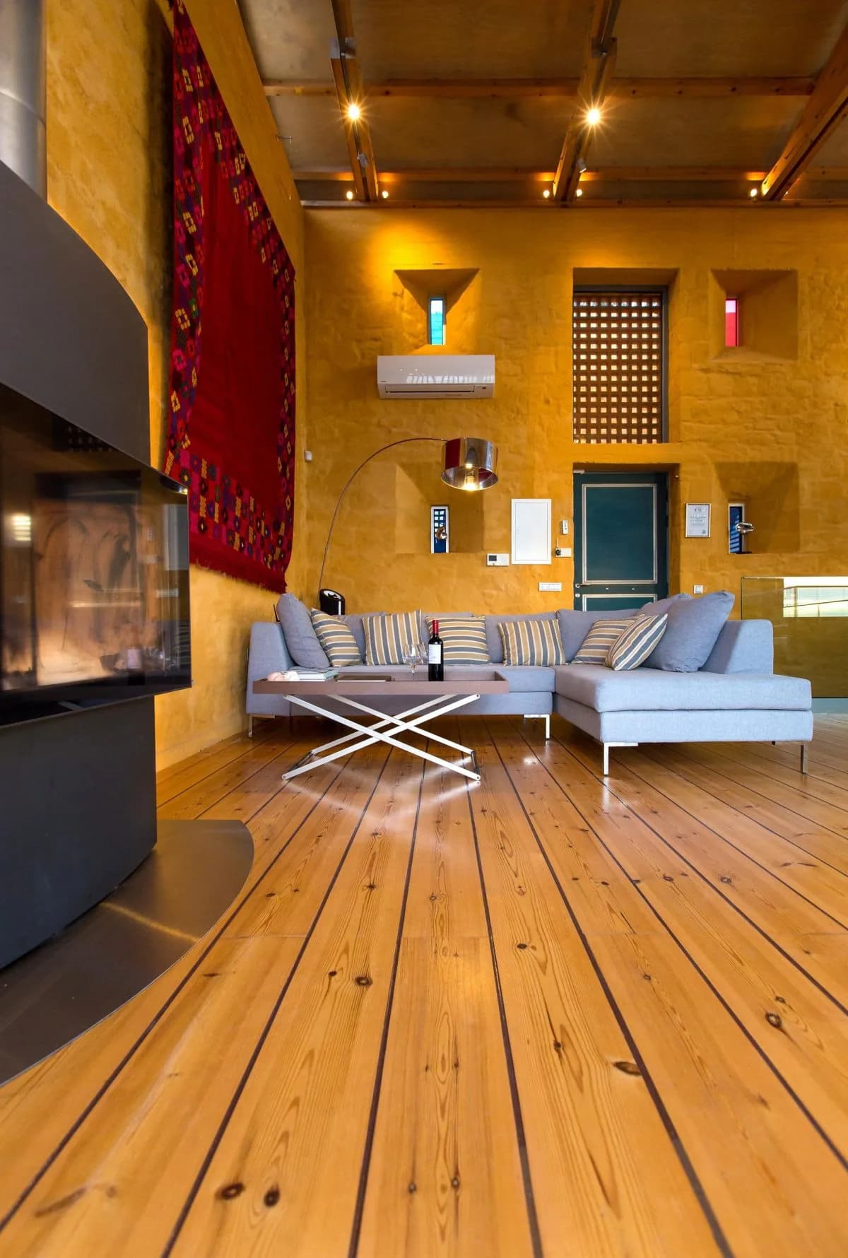UNIQUE EARTHY VACATION VILLA WITH JACUZZI AND POOL photo 2