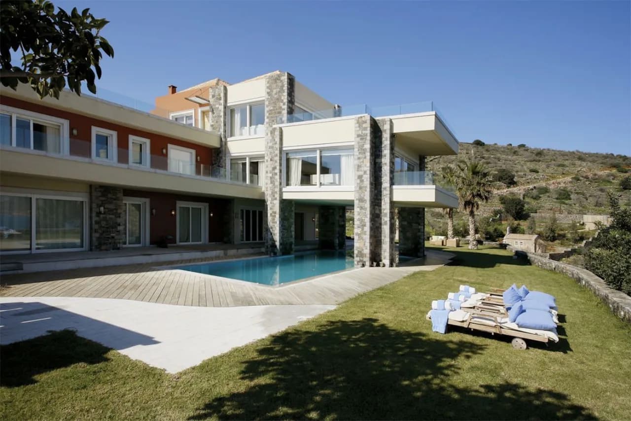 Villa with luxurious amenities and stunning sea views photo 4