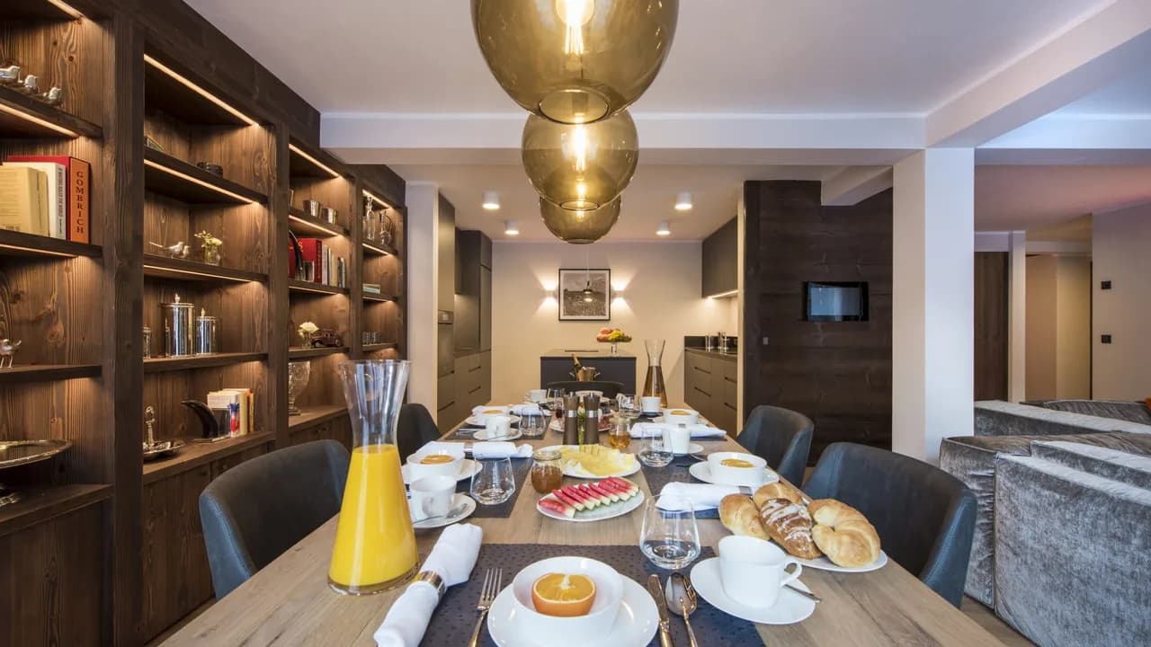 Tastefully designed apartment in exclusive estate photo 3