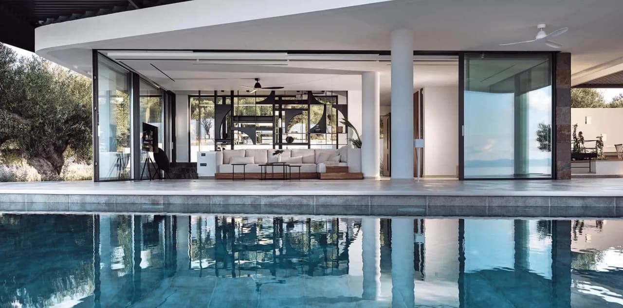 Stunning villa with heated infinity pool photo 3