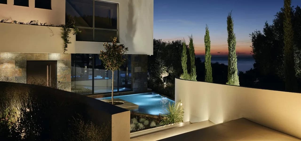 Stunning villa with heated infinity pool photo 5