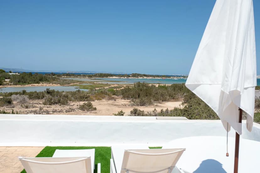 Wonderful chic villa near the beach